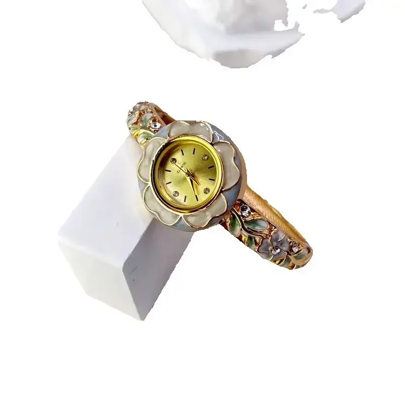 Vintage Enamel Floral Bangle Watch for Women Rhinestone Inlaid Gold Quartz Wrist Watch Elegant Ladies Daily Dress Jewelry Gift