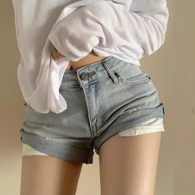 

Лето 2025 г., старые джинсовые шорты с высокой талией, женские контрастные цвета, потертые джинсовые шорты с завивкой в виде слова, шорты