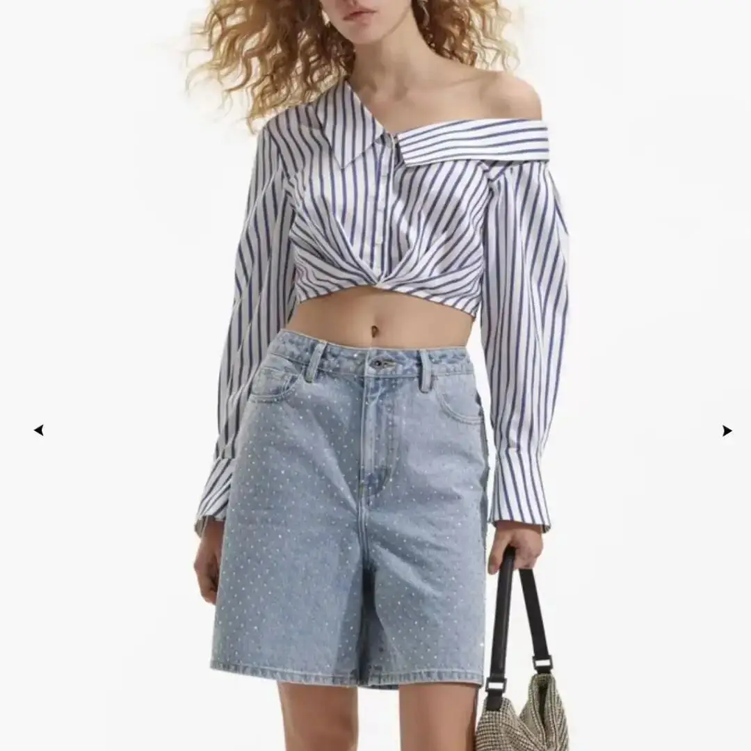 2024 Diagonal Off Shoulder One Line Flip Collar Blue and White Contrast Stripe Loose Long sleeved Pullover Versatile Shirt Top