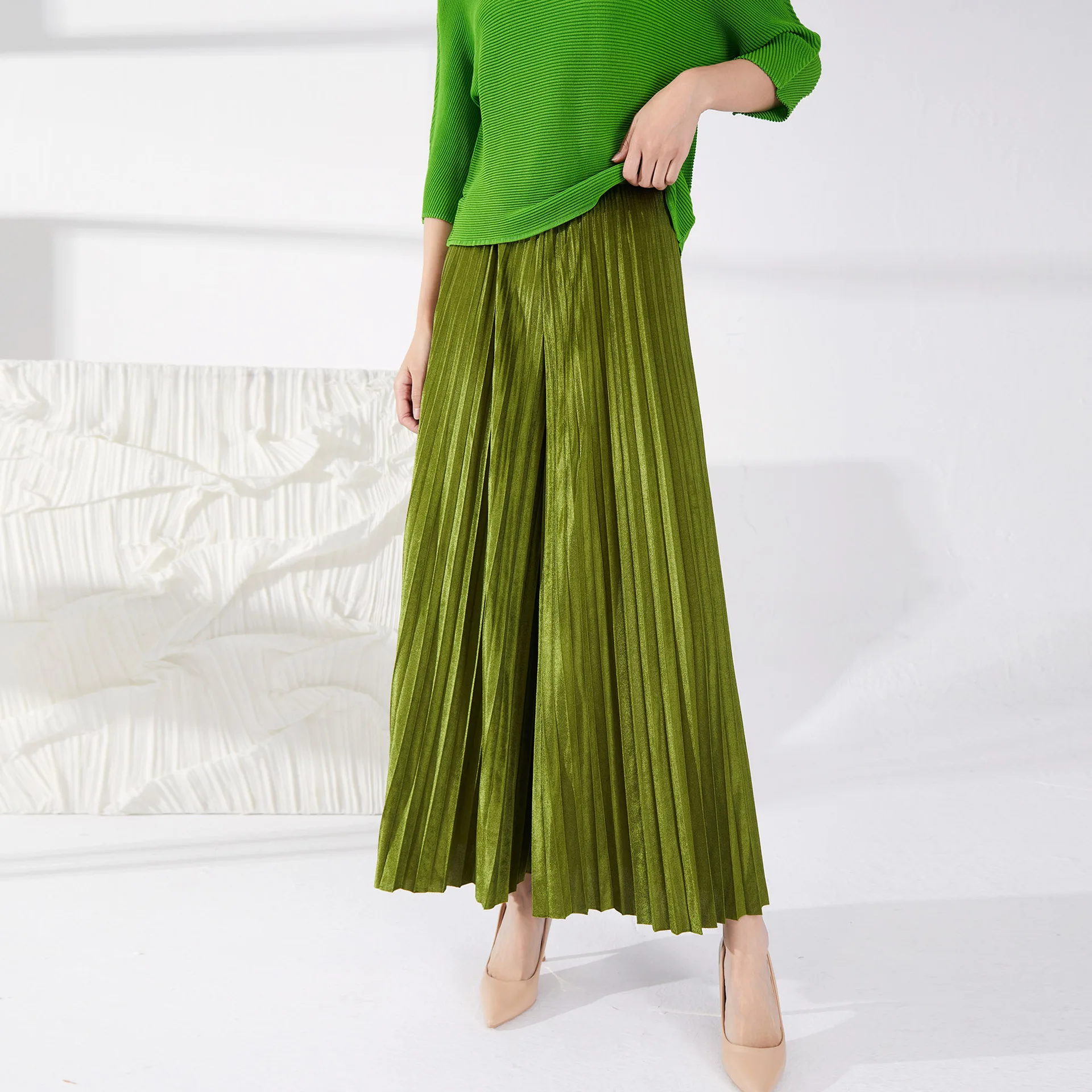 High Quality Plus Size Women Fashion Golden Velvet Casual Pants Women High Waist Wide Leg Pants Pleated Pants