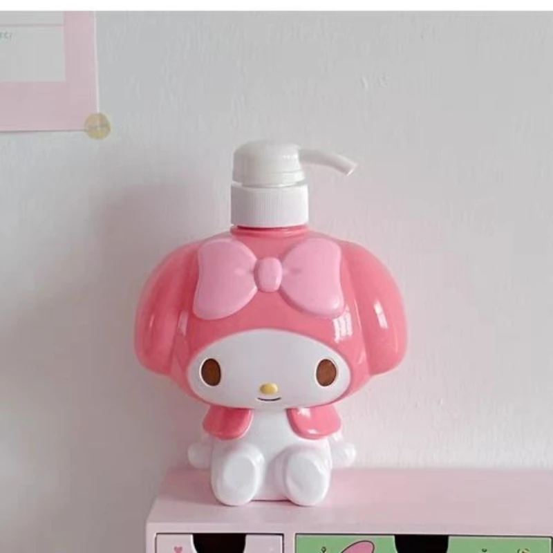 Botella de champú de hello kitty kawaii kuromi Sanrio, botella de prensa de gel de ducha linda, botella vacía grande, muñeca de anime, artículos para el hogar