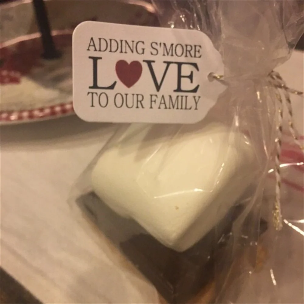 50 pezzi di aggiunta personalizzata S'More Love to our Family 50 piccole etichette per bomboniere da 2"