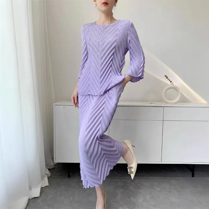 

Miyake 2026 New Women's Suit Simple Long-sleeved Top T-shirt Casual Versatile Stretch Half-skirt Commuter Office 2-piece Set