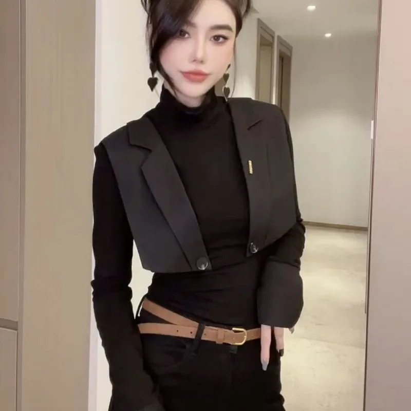 Fashionable Small Fragrance Style Contrasting Base Shirt for Women in Autumn New Slim Half-high Neck T-shirt Age-reducing Top