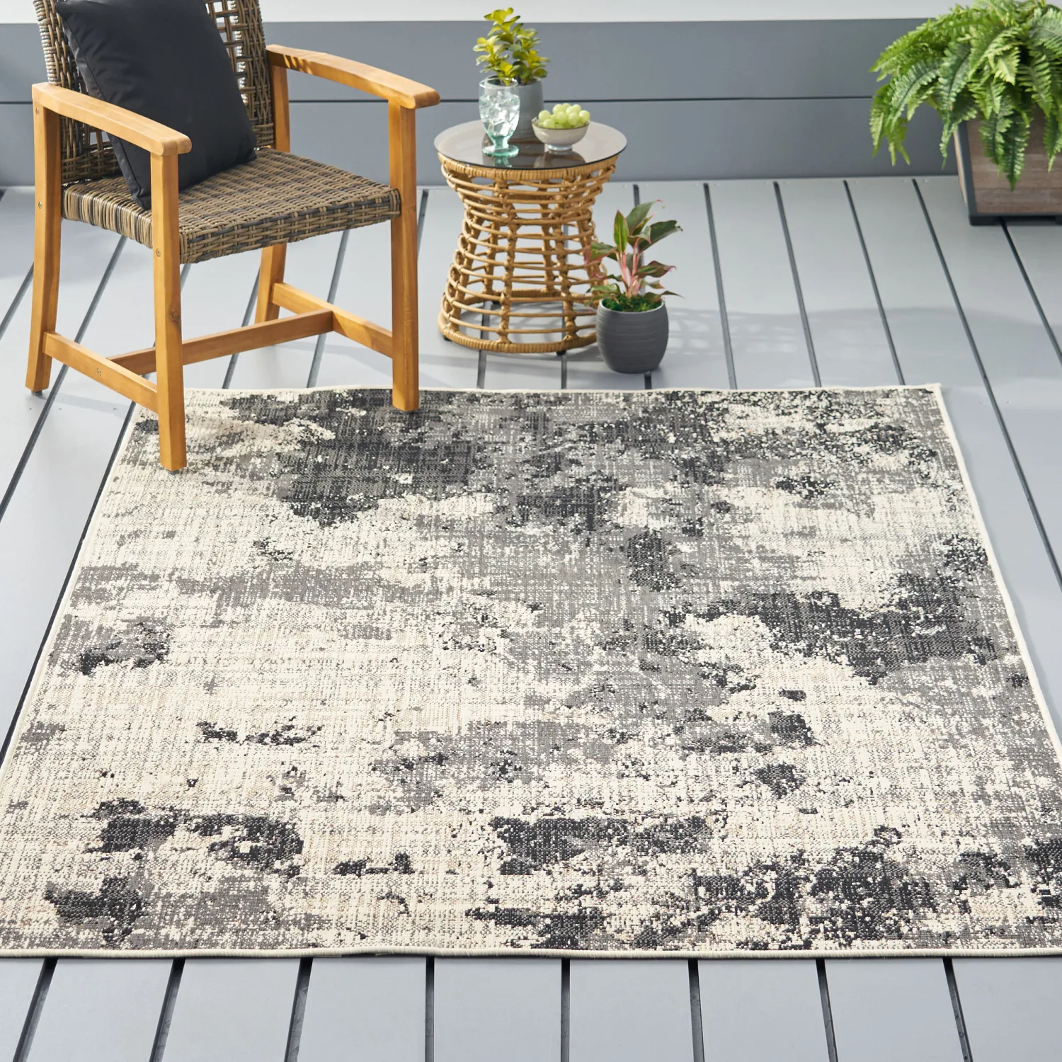 

5'3"x7' RUG