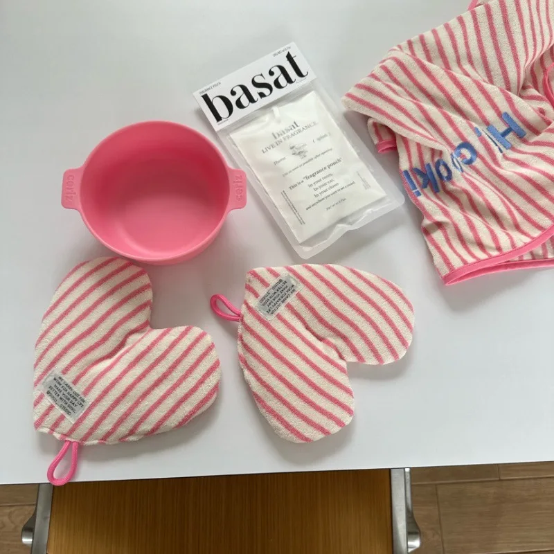 

Heart-shaped Plaid Meal Mat Coaster Pleated Lace Cute Insulation Pad Mat Portable Bowl Mats Living Room Dining Table Decoration