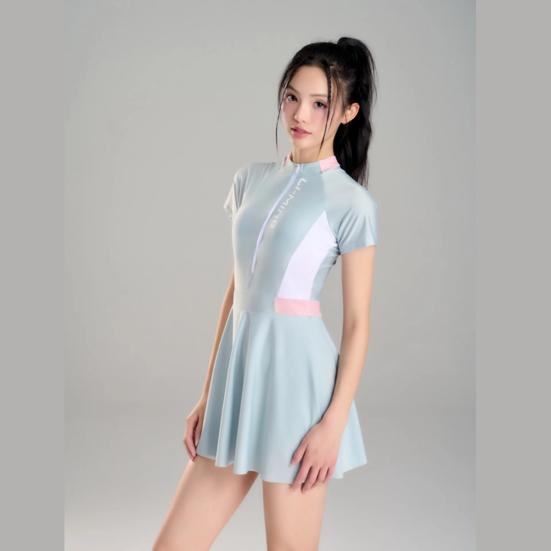 Traje de baño deportivo para mujer, novedad de 2025, falda de una pieza, cubierta conservadora de carne y traje de baño fino de aguas termales para chica estudiante