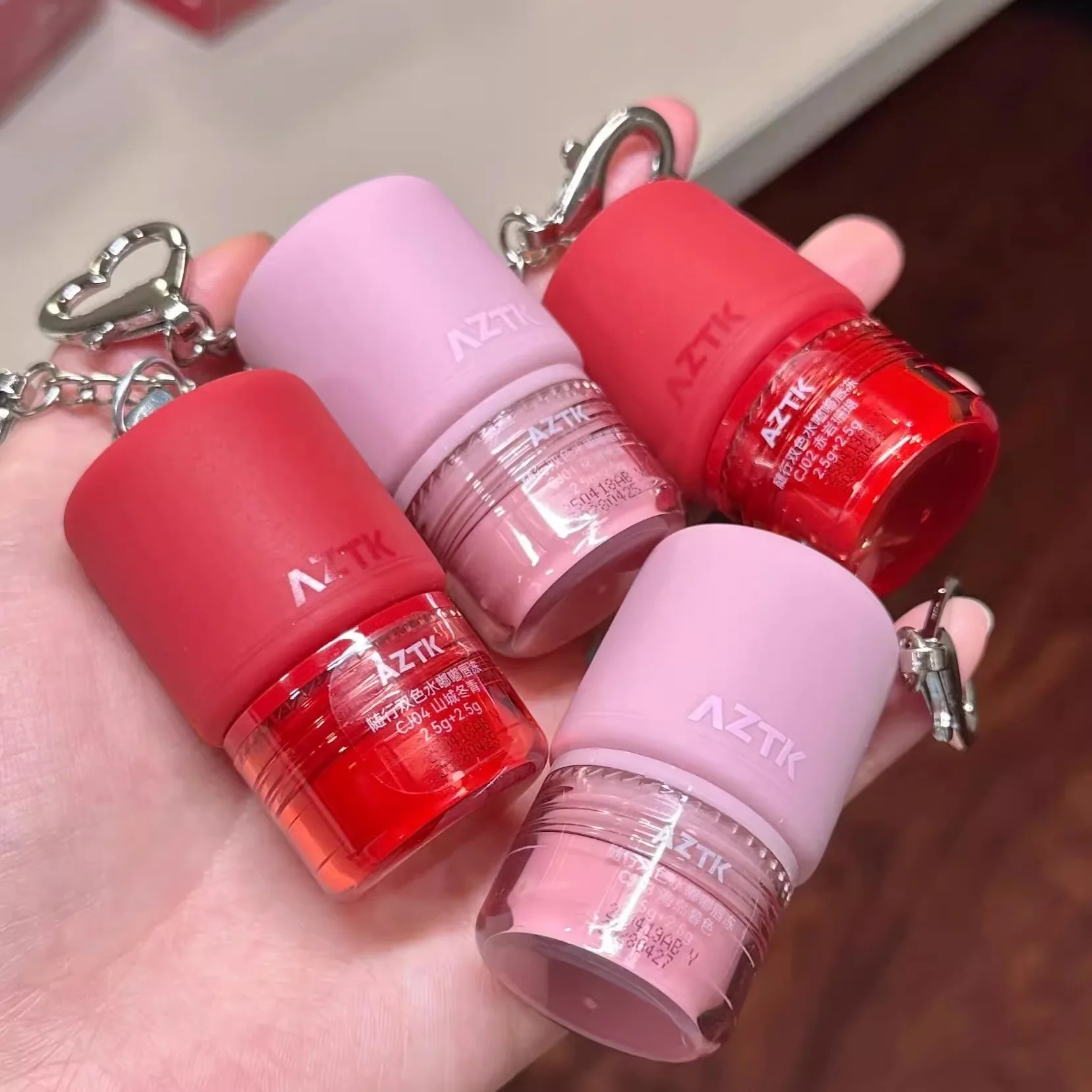 

AZTK Two-tone Lip Glaze Water Light Mirror Naturally Moisturizes Lipstick Mud Waterproof Lasting Makeup Cosmetic