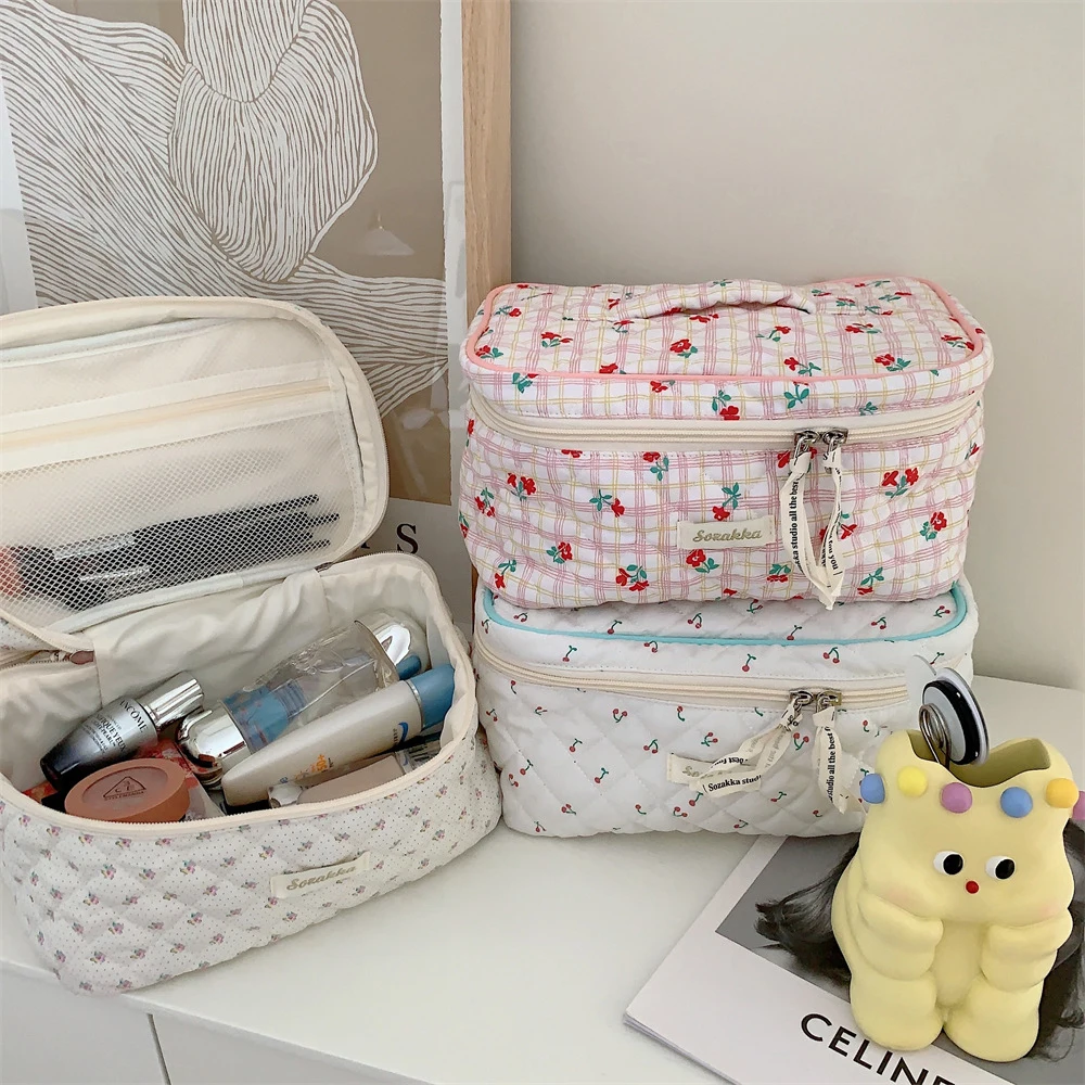 Fashion Vintage Flower Women Makeup Bag Portable Female Cosmetic Storage Handbag Cotton Tote Travel Organizer Zipper Quilted Bag