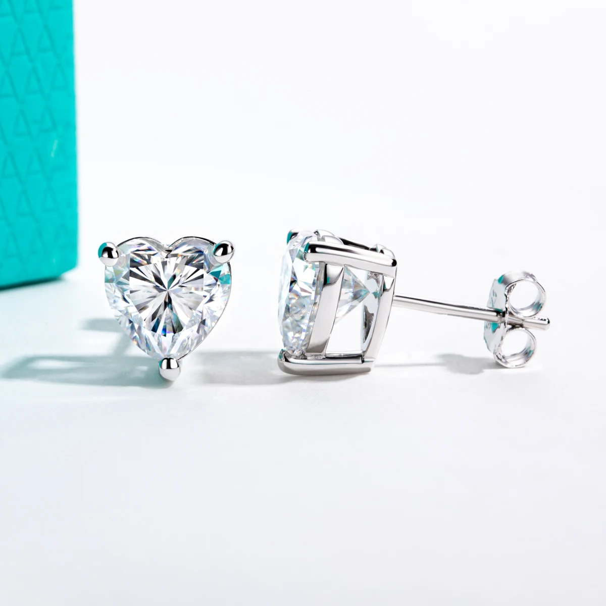 AnuJewel Herz-Moissanit-Ohrstecker 1cttw-6cttw D-Farbe VVS1 925 Sterling Silber 18k vergoldet Klassischer Damenschmuck – Detail 2