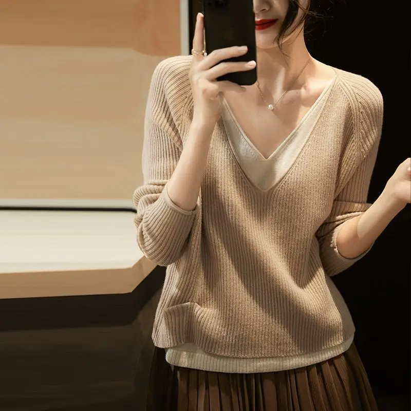 Temperament Autumn/Winter Sweaters Women\'s V-Neck Screw Thread Contrast Color Fashion Loose Long Sleeve Fake Two Pieces Knit Top