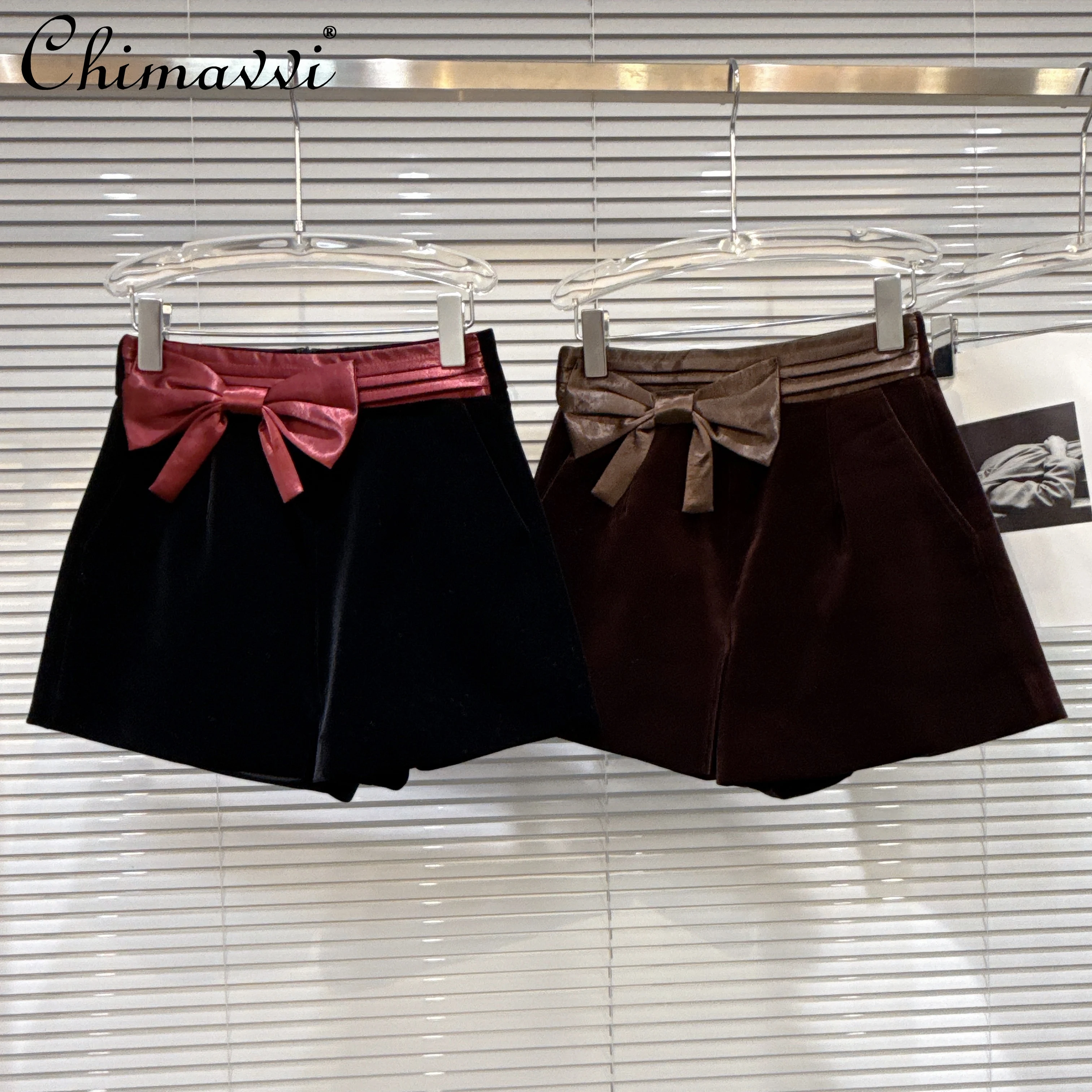 

French Elegant Temperament Socialite 3D Bow Patchwork Velvet Versatile High-Waisted Black Shorts for Women Winter Short Pants