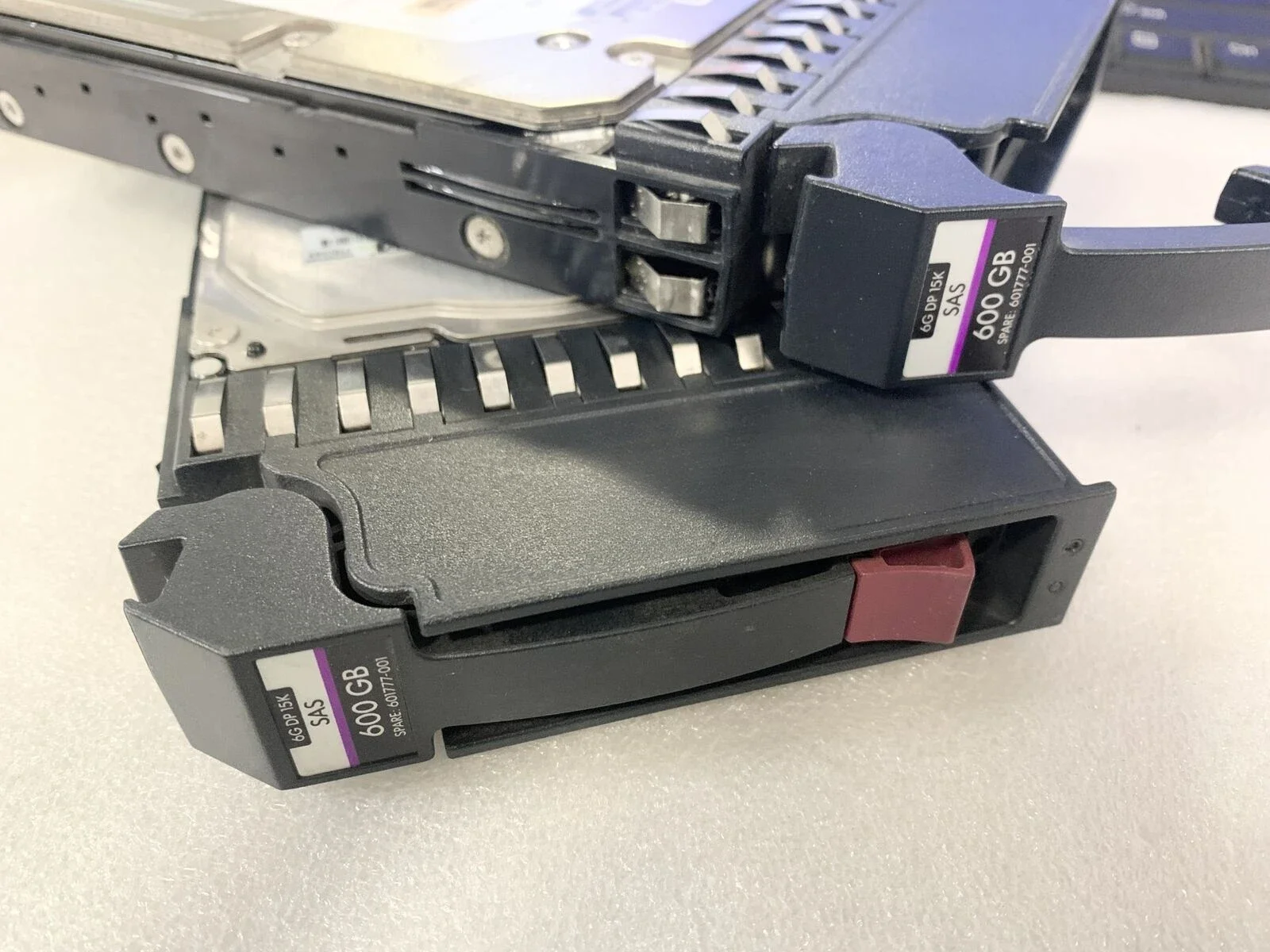 

Жесткий диск AP860A 600G 15K 3,5 SAS 601777-001 P2000 MSA2000