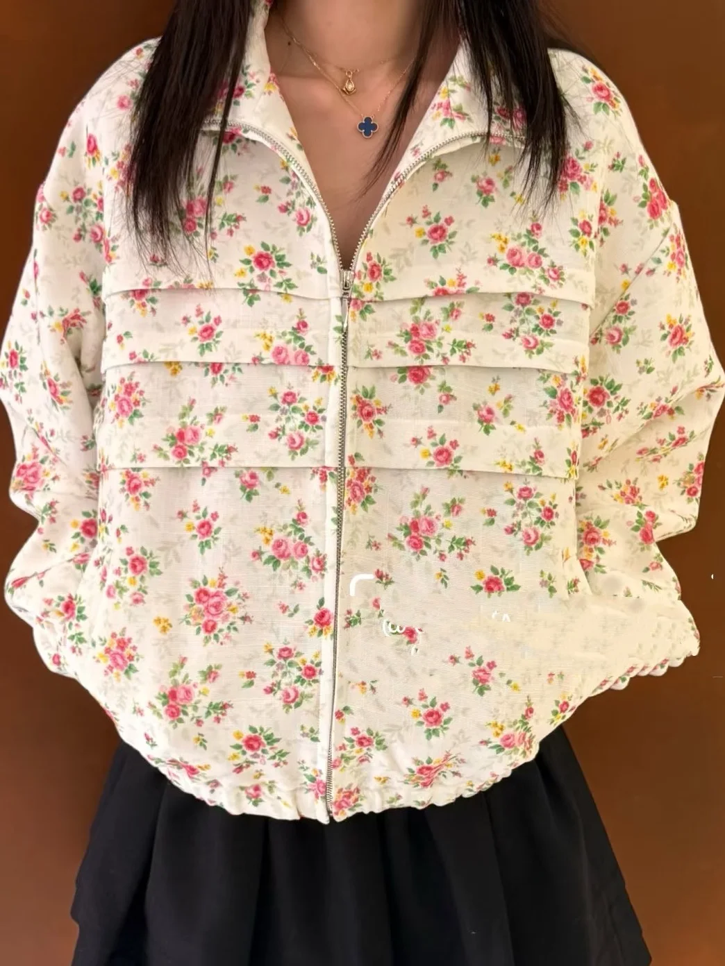 

Shushuto Shanghai 25ss Women's Sporty Tuck Versatile Sportswear Jacket Long Sleeve Zipper Closure Floral Patterned