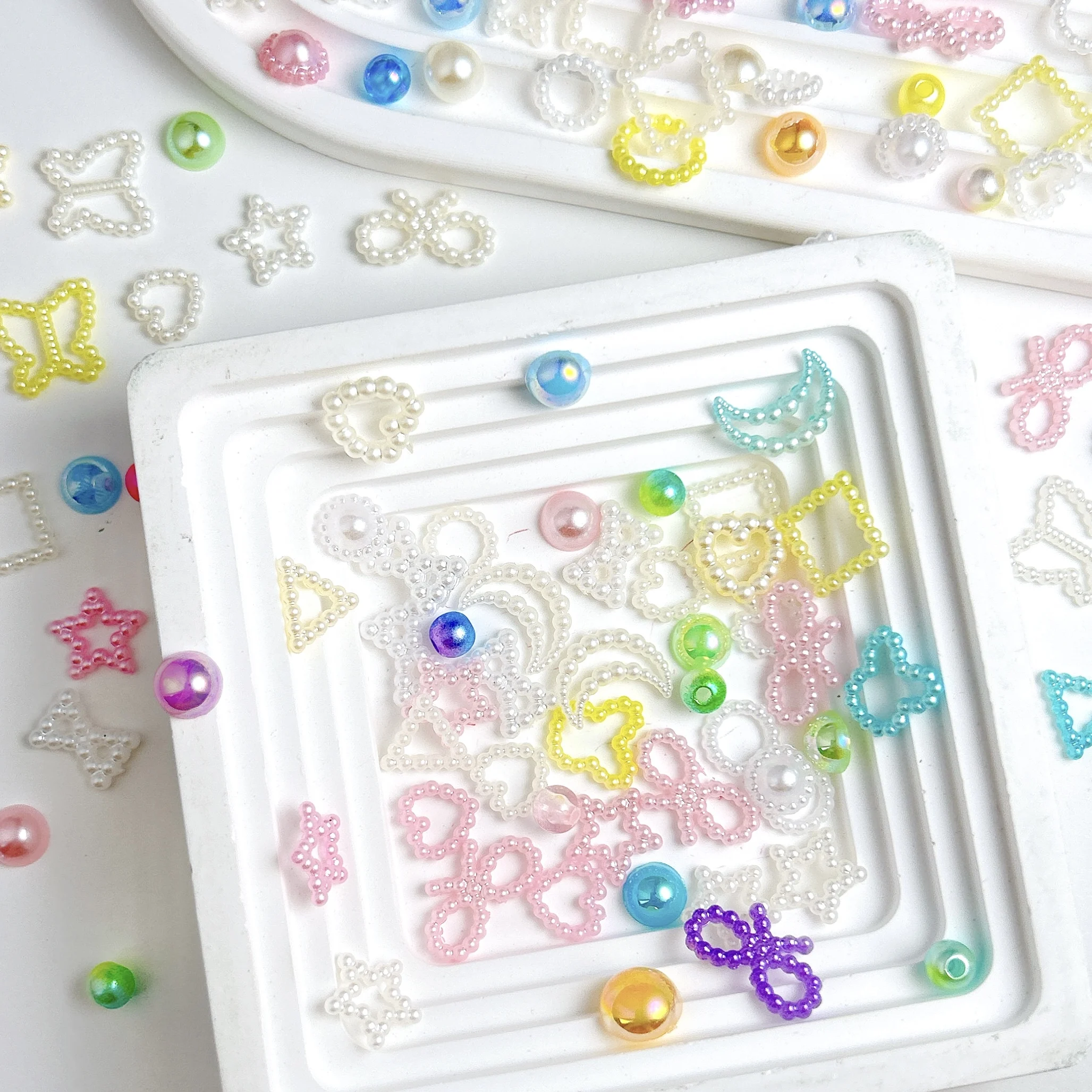 Hollowed-out Pearl Butterfly Heart Triangle Nail Charms Minimalist Colorful Glossy Pearls Nail Art Decorations for DIY Manicure