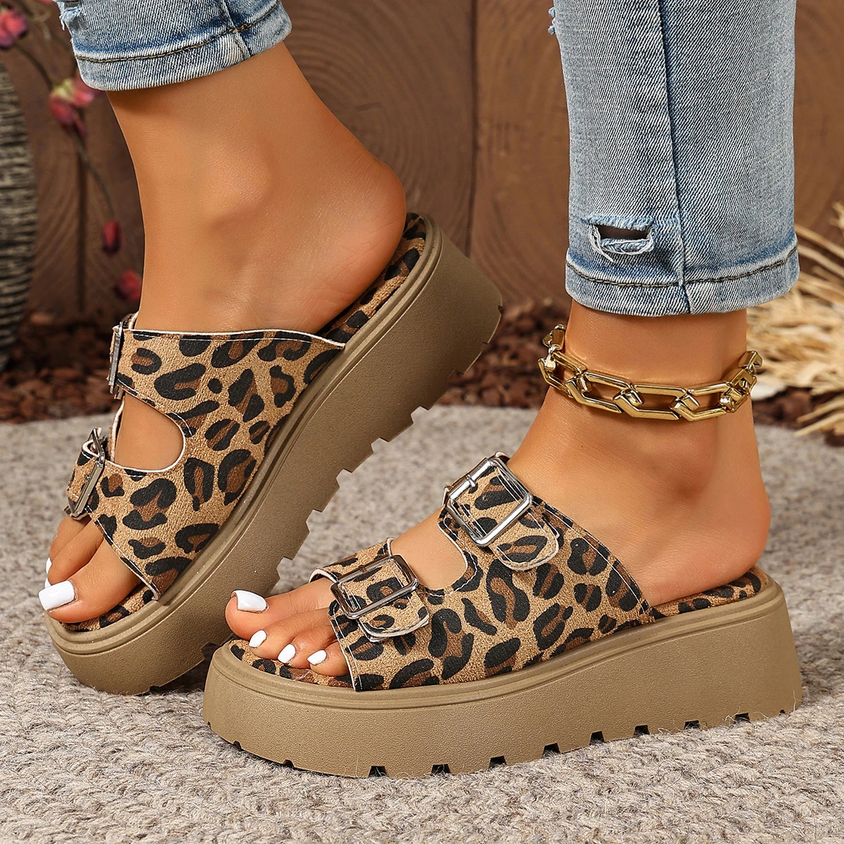 

Women's Summer Fashion Double Buckle Decorative Open Toe Slippers 2026 New Outdoor Casual Leopard Print Decorative Slippers