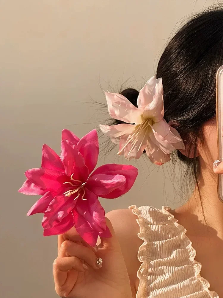 

2Pcs Multicolor Big Bohemia Lily Flowers Hair Clips,Hawaiian Flowers Hair Pins for Bridal Wedding Hair Barrette Accessories