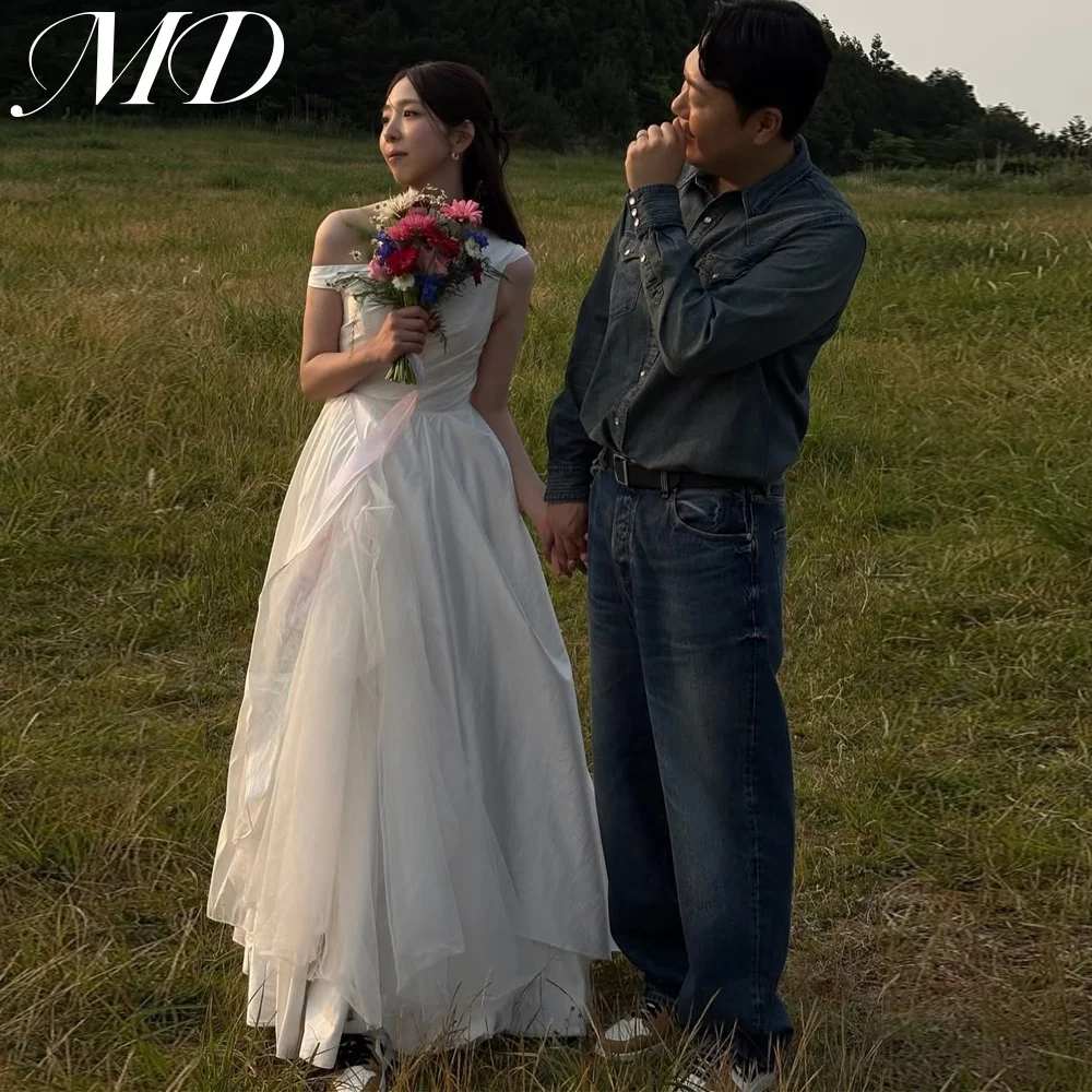 

MD Simple Off Shoulder Taffeta A-line Wedding Dress Korea Photoshoot Pleat Floor-Length Bridal Gown Corset Customized 2025 웨딩드레스
