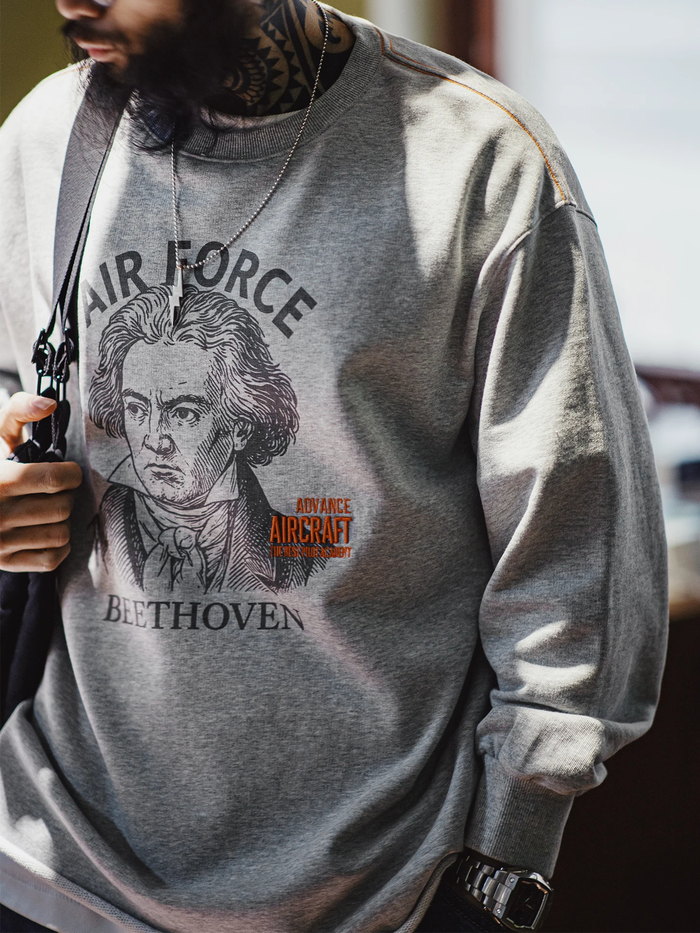 

Мужская толстовка Maden Workwear American из 100% хлопка с манжетами, свободного кроя, с принтом и вышивкой, с длинным рукавом