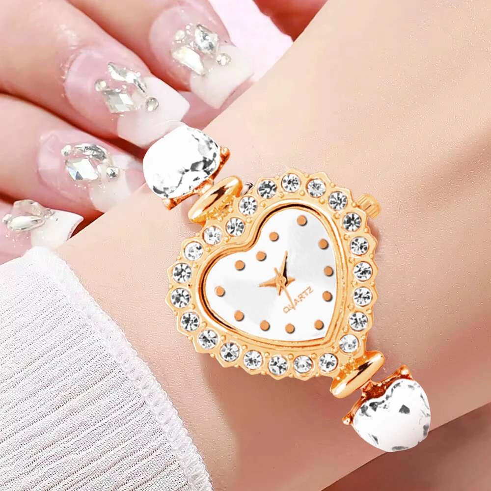 A ladies' white heart-shaped dial design, high-end personality, niche quartz watch, Valentine's Day gift, high-end accessory