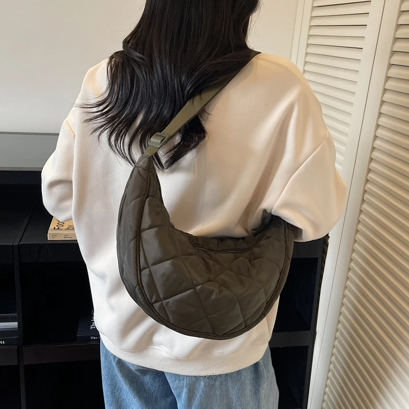 

Стильная пушистая сумка через плечо с облаком для женщин, элегантная классическая дизайнерская сумка в форме полумесяца Y2K, винтажные сумки через плечо для женщин