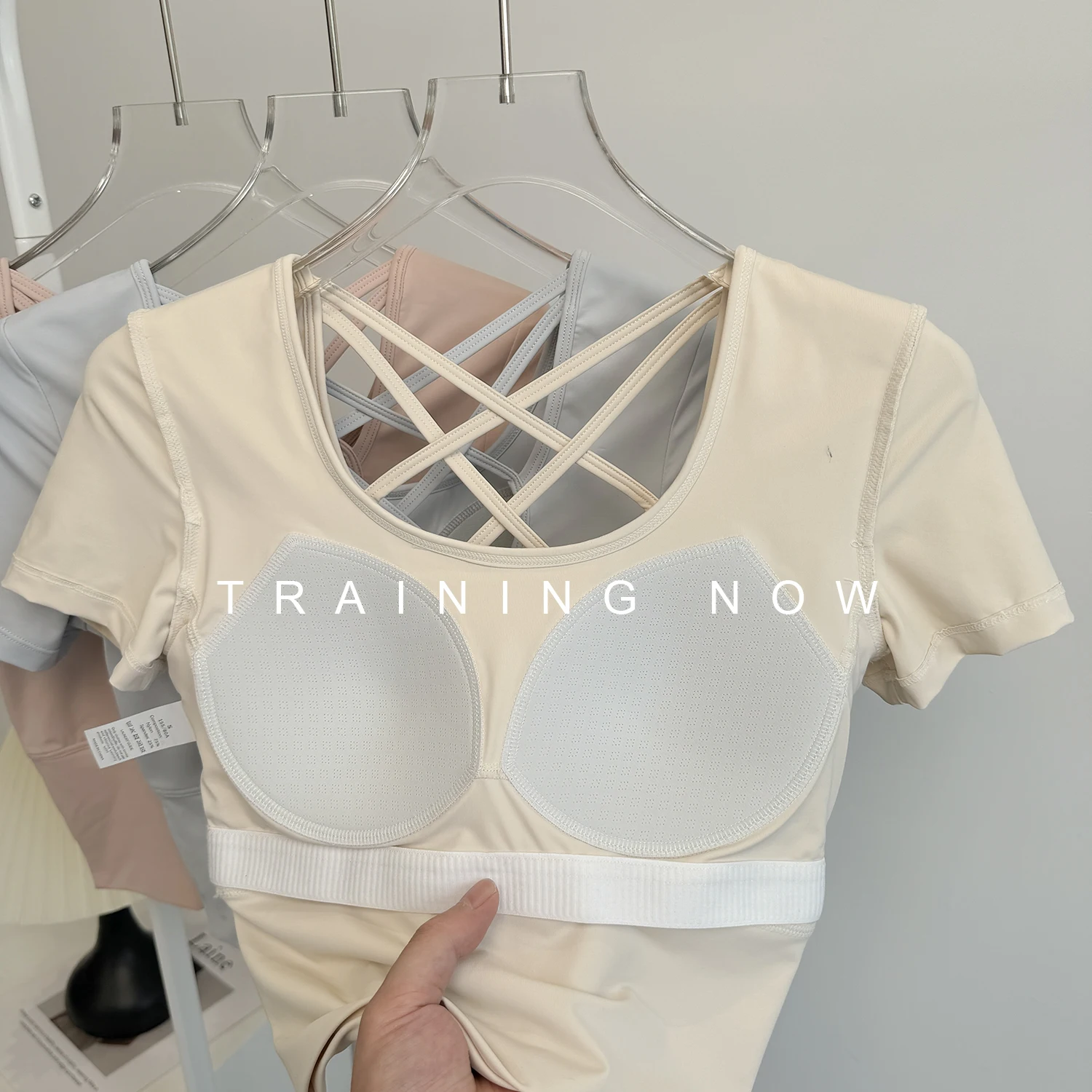 

yoga suit for women 2025 summer new style with chest pad sports short sleeve hollow beautiful back fitness running quick-drying