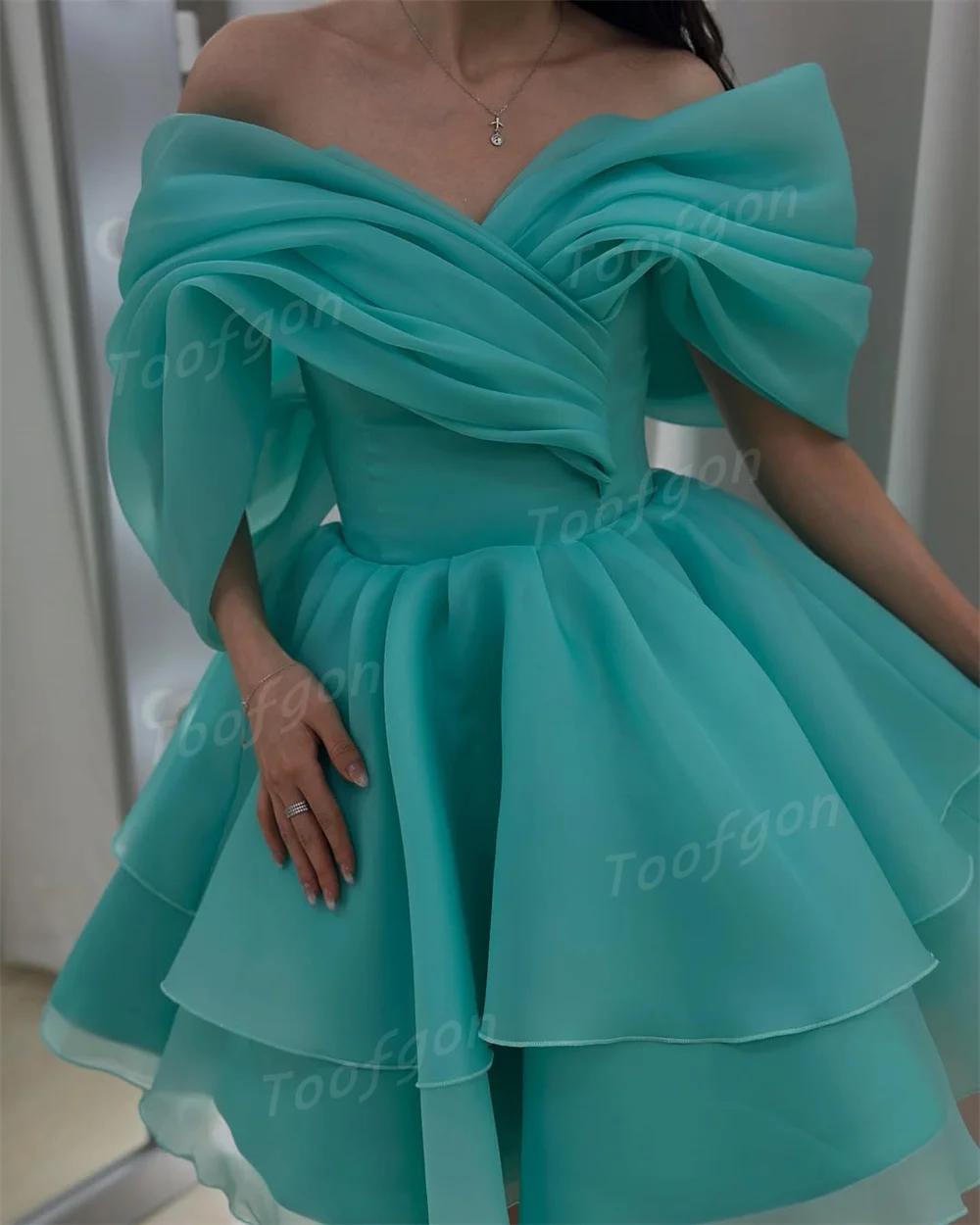 Toofgon Green Short Prom Dresses Sexy Off Shoulder Organza Wedding Party Dress Lace Up Back Backless Cocktail Dresses Customized