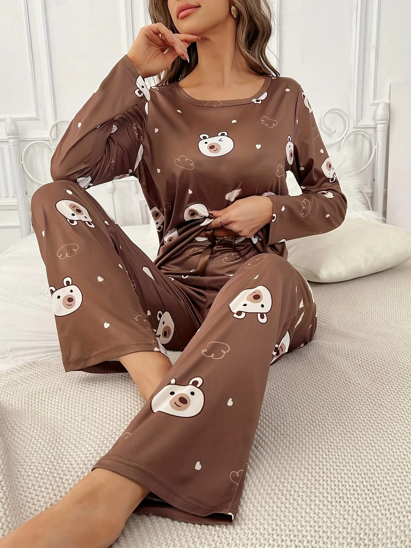 Printed pajamas set Casual long sleeve crew neck top and stretch pants Autumn and winter women\'s pajamas