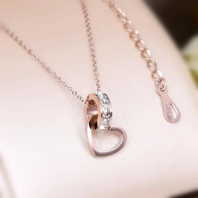 2023 New Fashion Circle Zirconia CZ Heart Buckle Pendant Necklace Woman Stainless Steel Jewelry Gift Rose Gold Color Never Fade