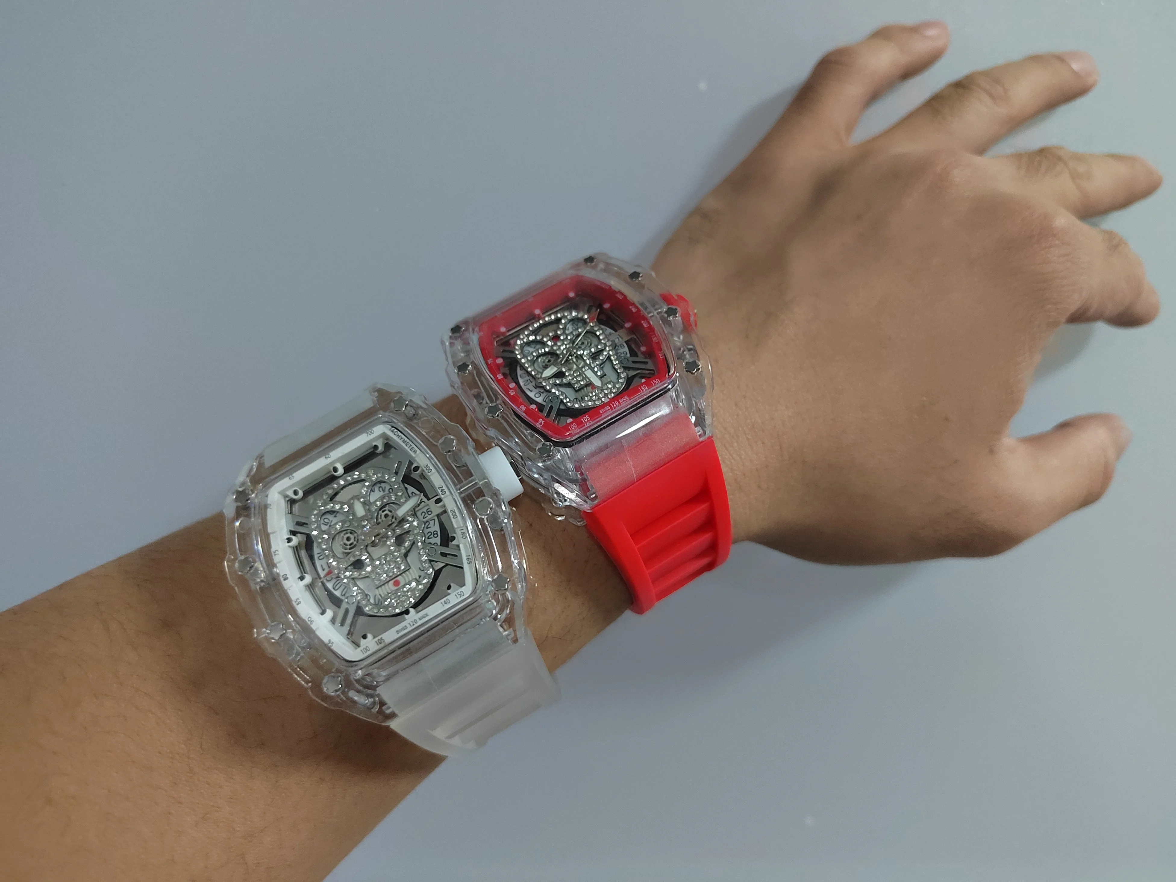 Jam Tangan Kuarsa Pria Tren Mewah Jam Tangan Pria Non-Otomatis untuk Pria Jam Tangan Non-Mekanis Olahraga Transparan Bercahaya