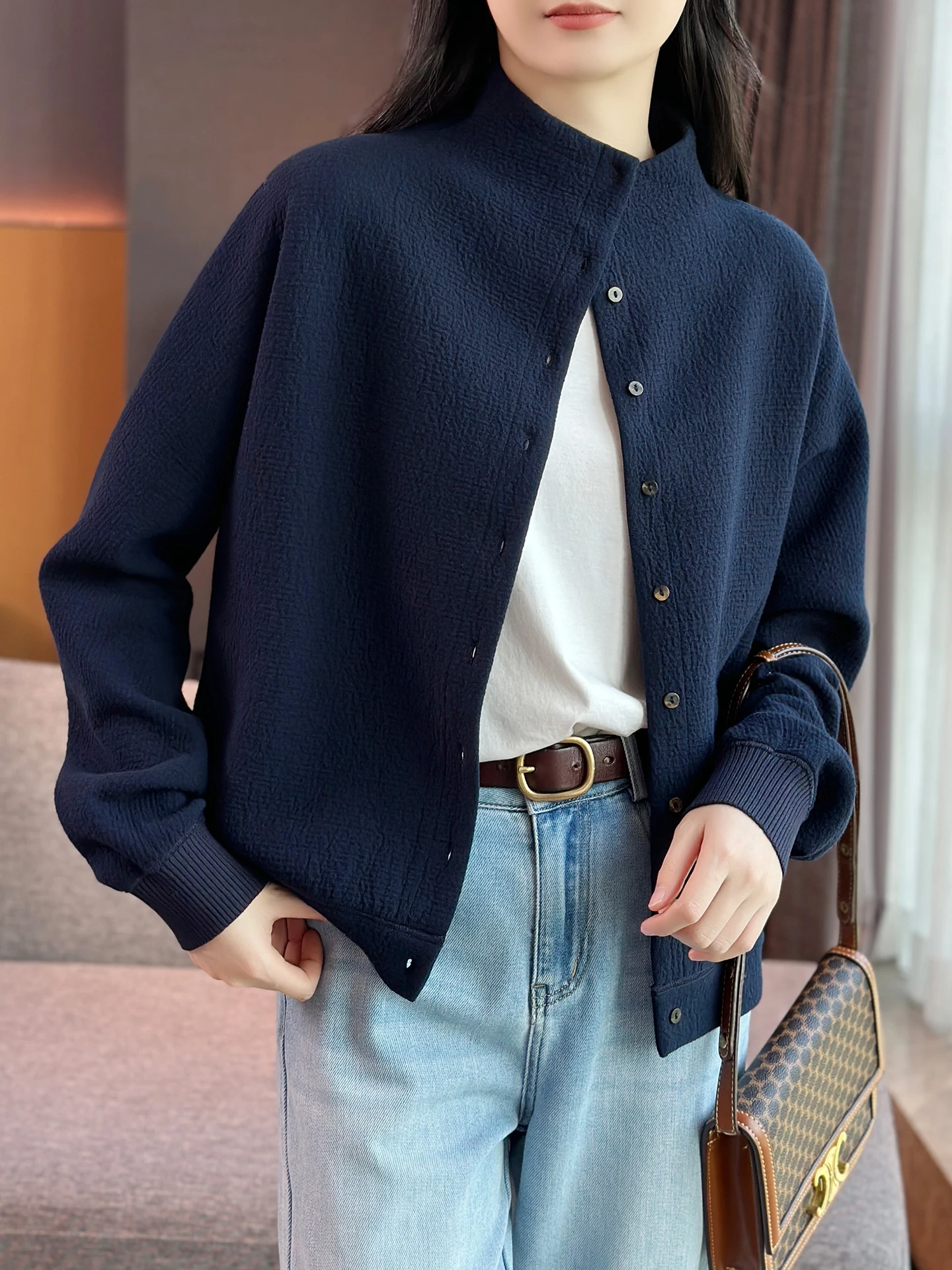 

Мягкий хлопковый кардиган-свитшот свободного кроя с высоким воротником для женщин: комфортная теплая верхняя одежда для весеннего сезона