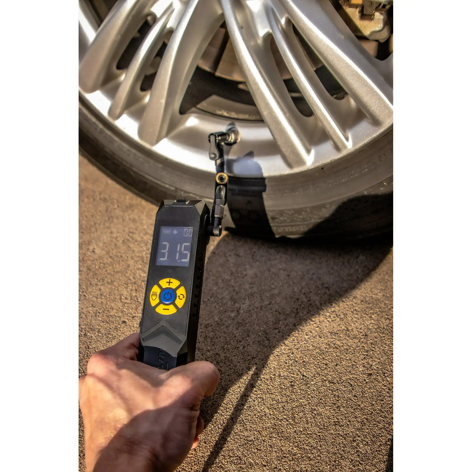 

Rechargeable Top-off Digital Tire Inflator