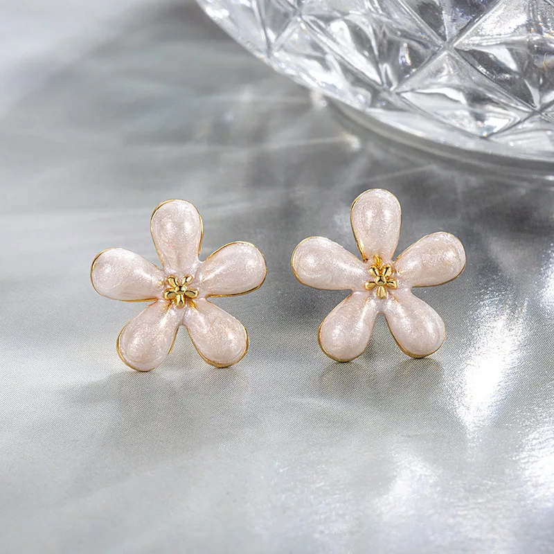 Oil Painting Flower Earrings Women's Cream White Small Ear Clip without Ear Hole Gentle Versatile in Summer 925 Gold Earring