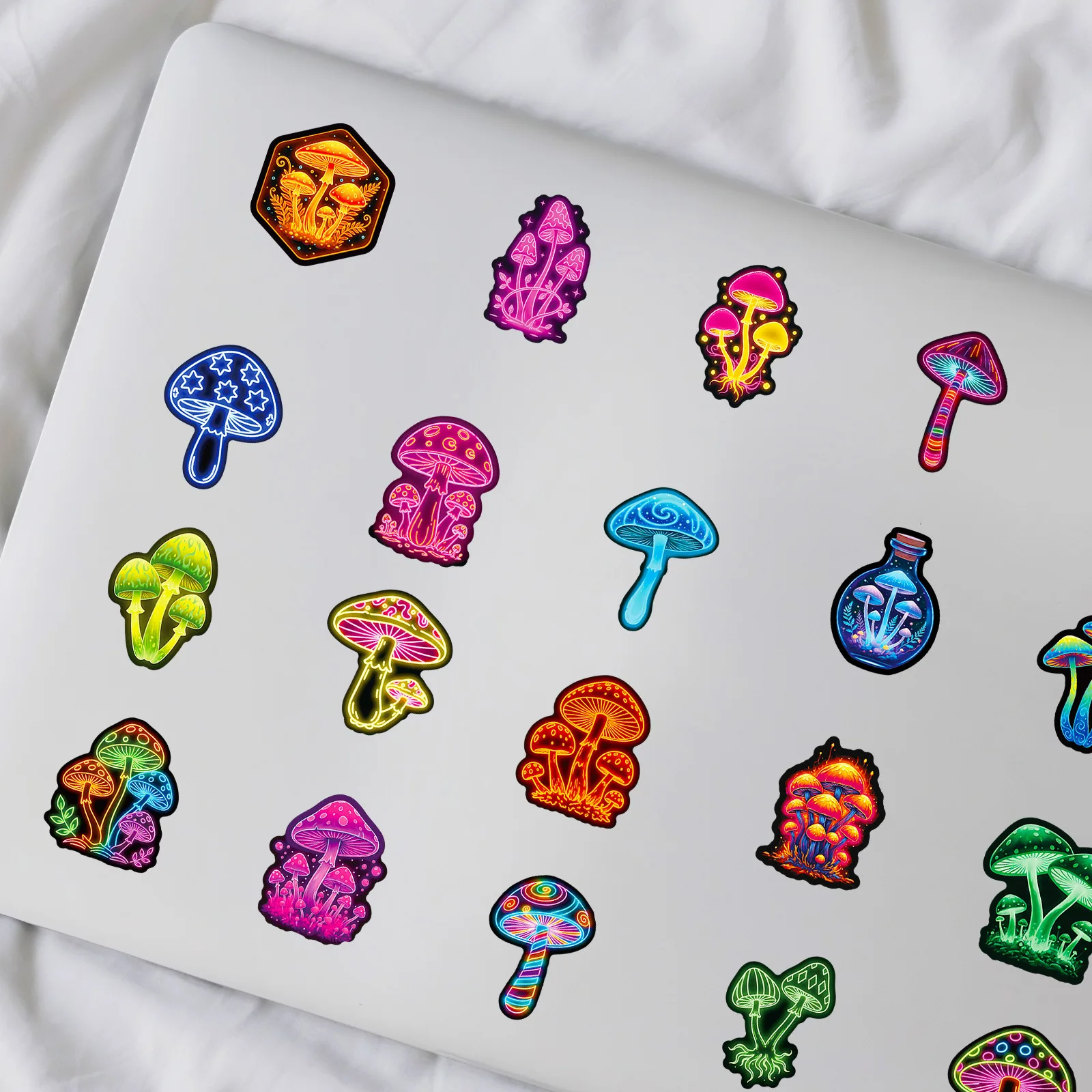 10/56PCS Cool Paddestoelen Graffiti Stickers Creatieve Planten Cartoon Decal DIY Bagage Telefoon Gitaar Cup Auto Koelkast Party geschenken