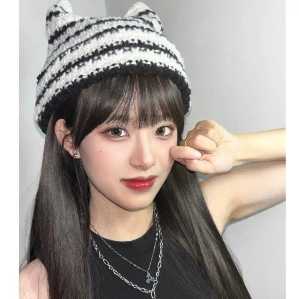 Gorro de invierno a rayas para mujer, gorros de ganchillo hechos a mano de estilo coreano, gorro de invierno con orejas de gato para mujer, jersey puntiagudo, gorro tejido de lana Y2K