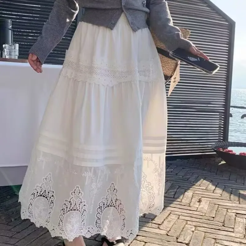 กระโปรงแฟชั่นใหม่สไตล์หวานสำหรับฤดูใบไม้ร่วง ผู้หญิง กระโปรงทรงเอ แต่งผ้าลูกไม้ฉลุลาย ขอบเอวยางยืด สีพื้น เรียบหรู เหมาะสำหรับงานปาร์ตี้