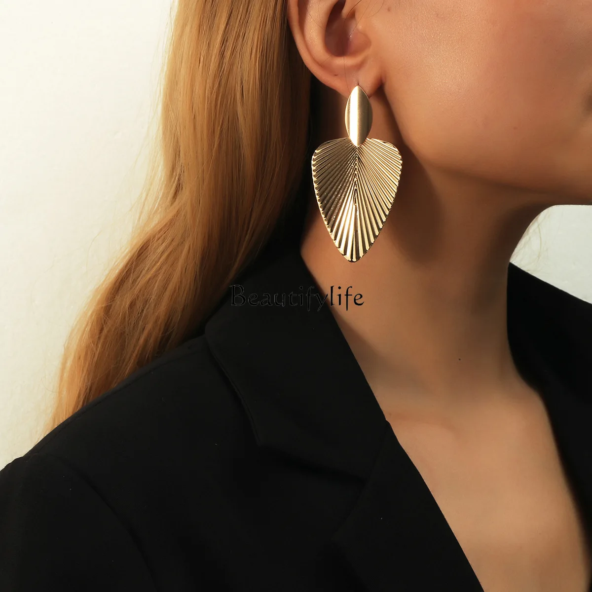 European and American Personalized Exaggerated Geometric Metal Earrings Leaf Shape