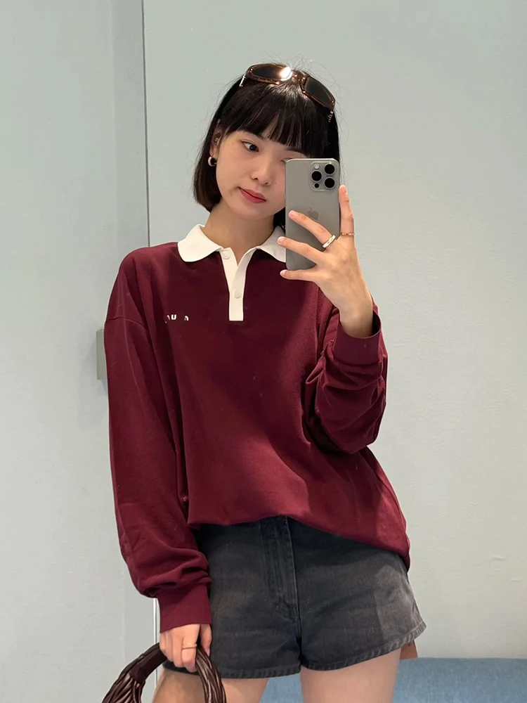 قميص نسائي جديد للخريف والشتاء بأكمام طويلة وياقة بولو فضفاضة مع طباعة حروف، قميص كاجوال للتنسيق من القطن