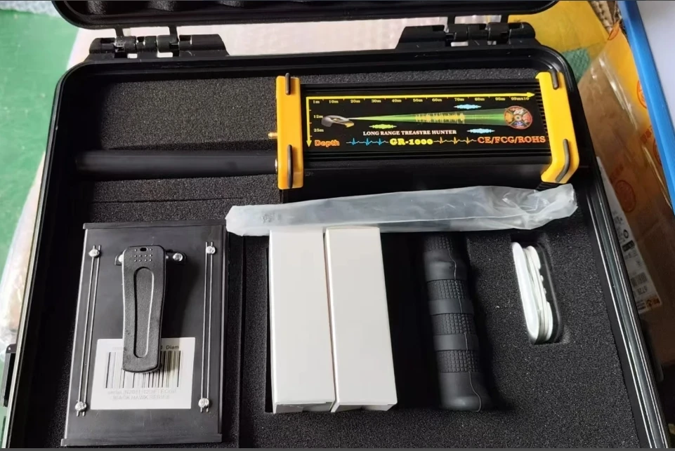 

Высокоточный дистанционный детектор металла, золота и драгоценных камней GR1000