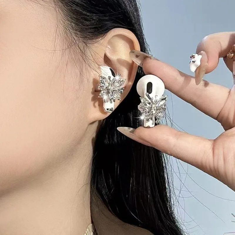 

Diamond Butterfly Earphone Diamond Buckle Headsets Decoration Suitable for Airpods Universal Headphone Clip Custom Accessories