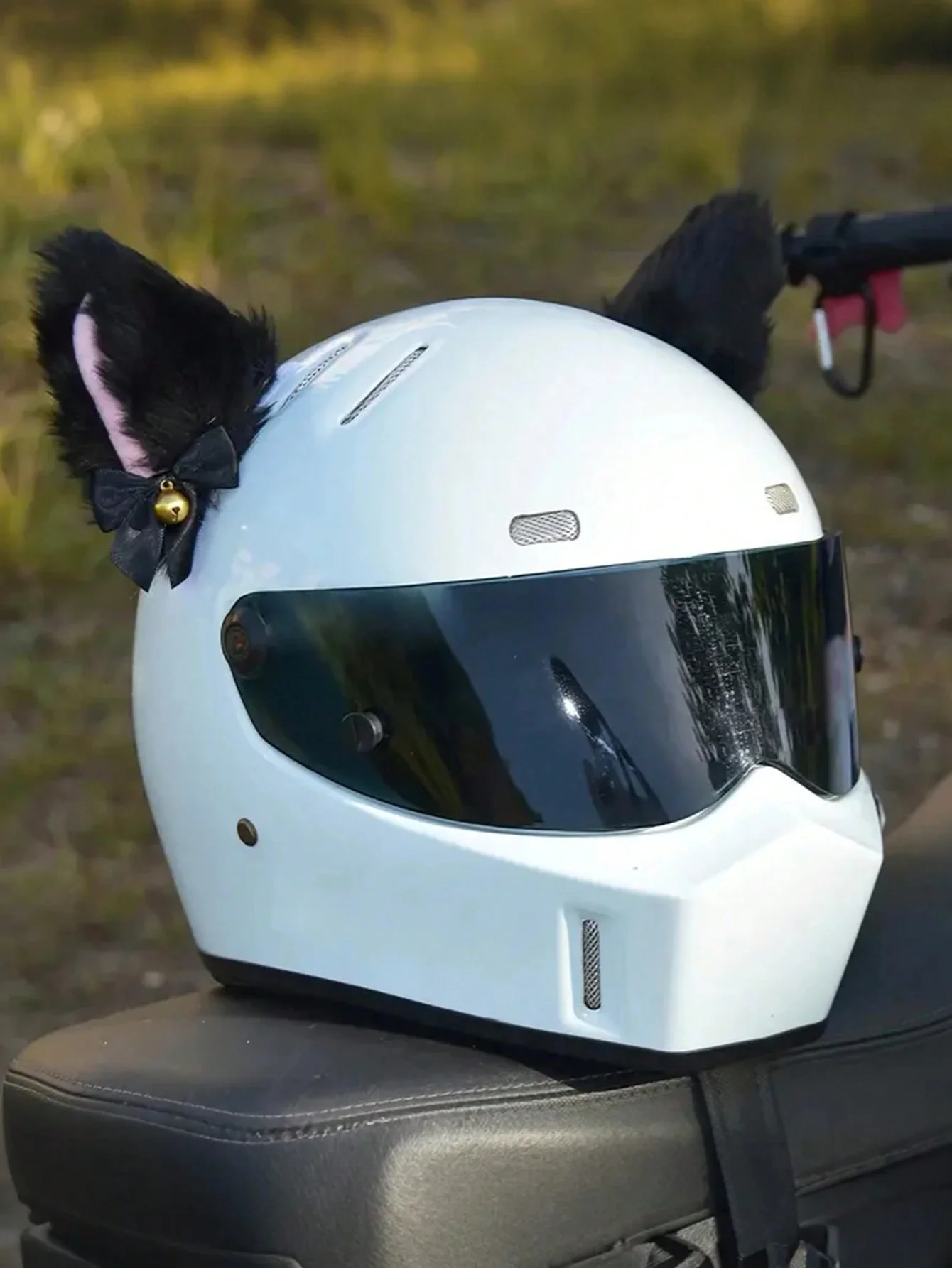 2er-Pack Kunstfell-Katzenohren als Helmzubehör, abnehmbare Plüsch-Katzenohren, passend für Motorrad-/E-Bike-/Skihelme, niedliche Dekoration F – Detail 6