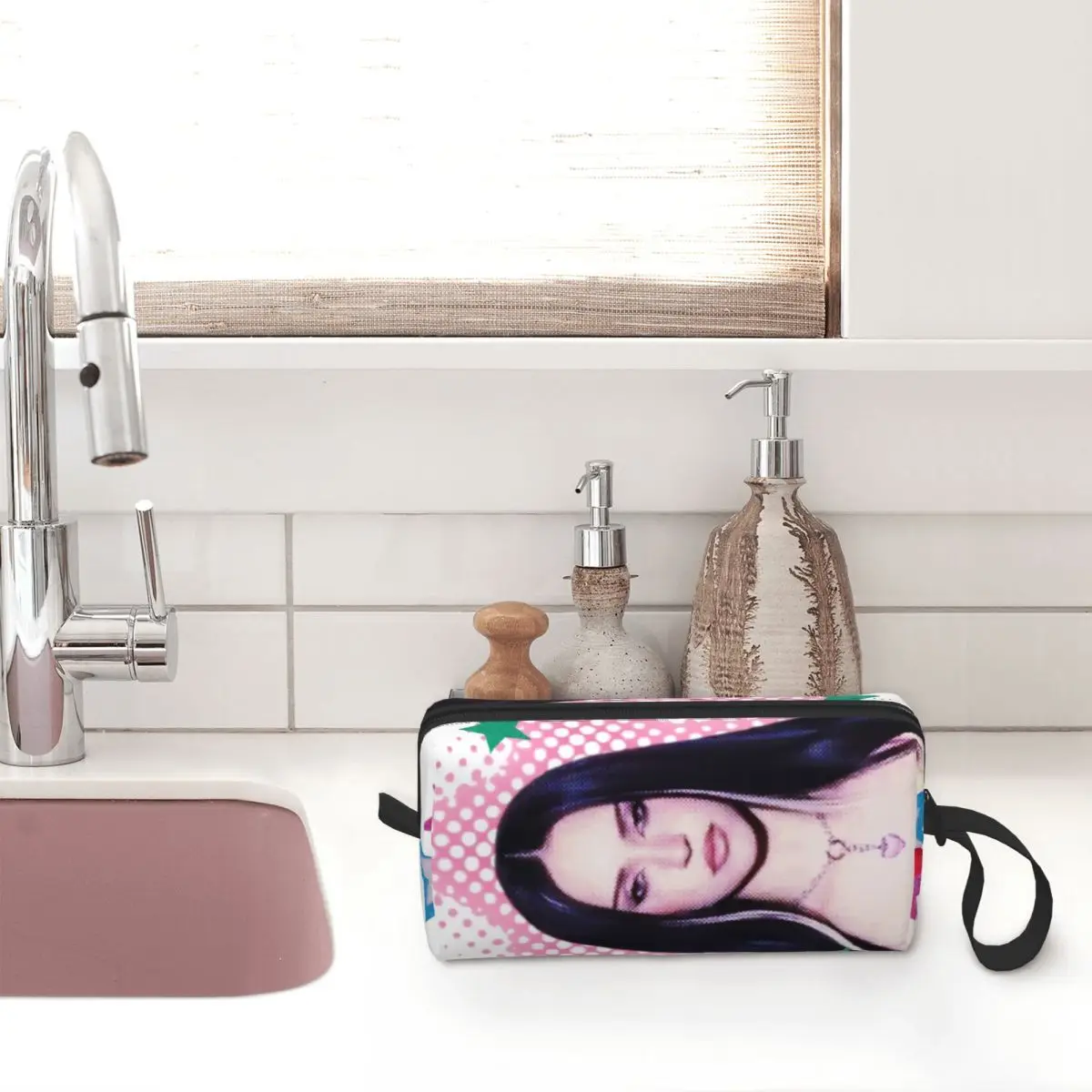Daniela Katseyes Kpop Girl Group Cosmetic Bag Women Makeup Bags Travel Water Resistant Toiletry Bag Organizer Storage Bag