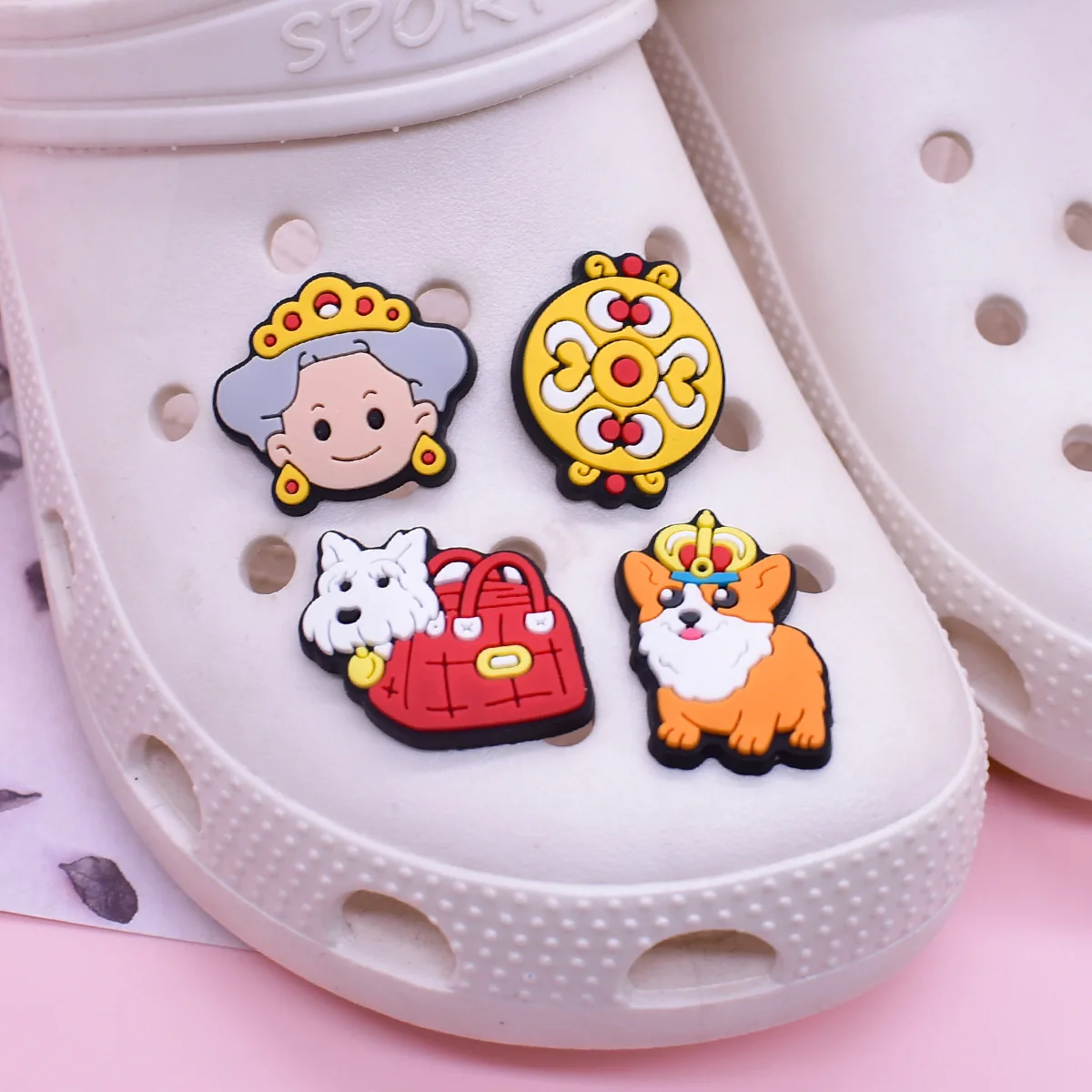 18Pcs British Style Cartoon PVC Shoe Charms Set Detachable Garden Hole Shoe Decor UK Bus Crown Dog Pattern DIY Decor Accessories