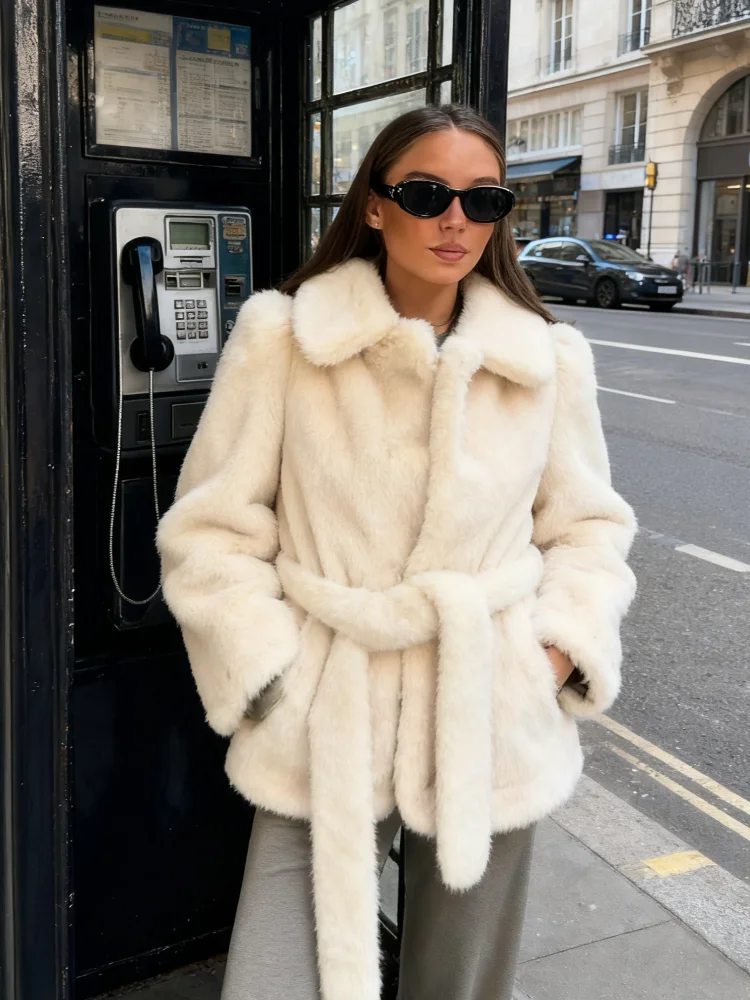 Luxury Faux Fur Women's Coat Turn-down Collar Long Sleeve Lace Up Pocket Soft Short Overcoat Thick Warm Winter Ladies Outerwear