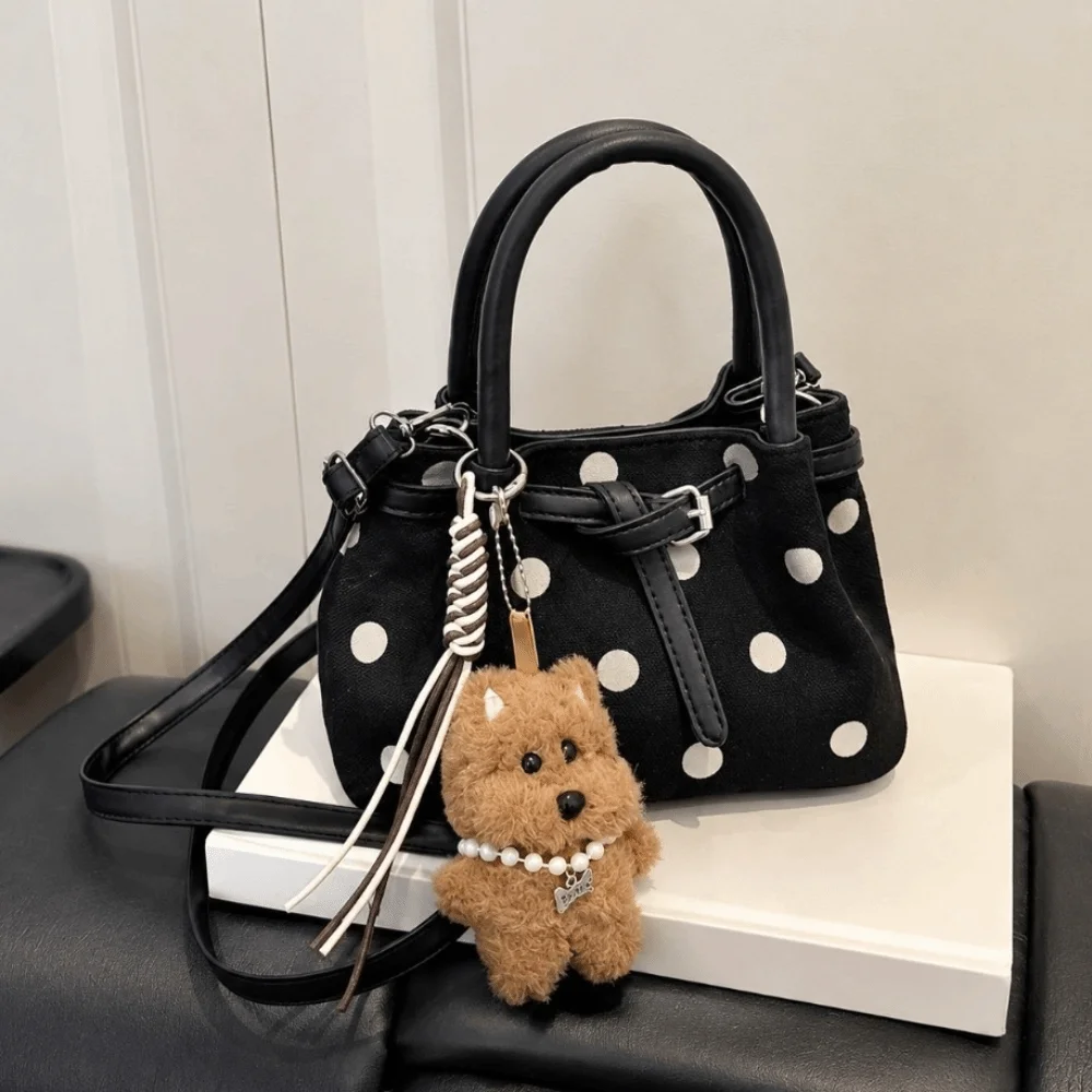 bolsa-de-mao-feminina-mini-com-estampa-de-bolinhas-em-camurca-leve-para-usar-a-tiracolo-ou-no-ombro-versatil-disponivel-em-3-cores-com-alca-superior-ideal-para-o-dia-a-dia