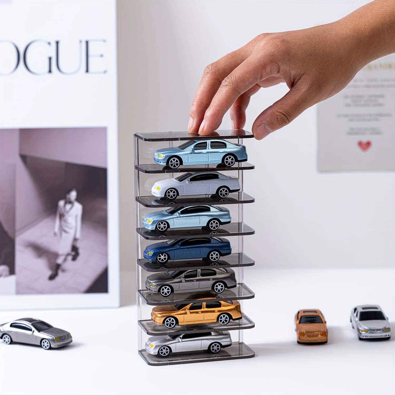 7-lagiges Mini-Automodell-Aufbewahrungsregal, mehrschichtiger Ausstellungsständer aus Acryl, Spielzeugauto-Desktop-Organizer für Kinder, vertikal gespeichert – Detail 7