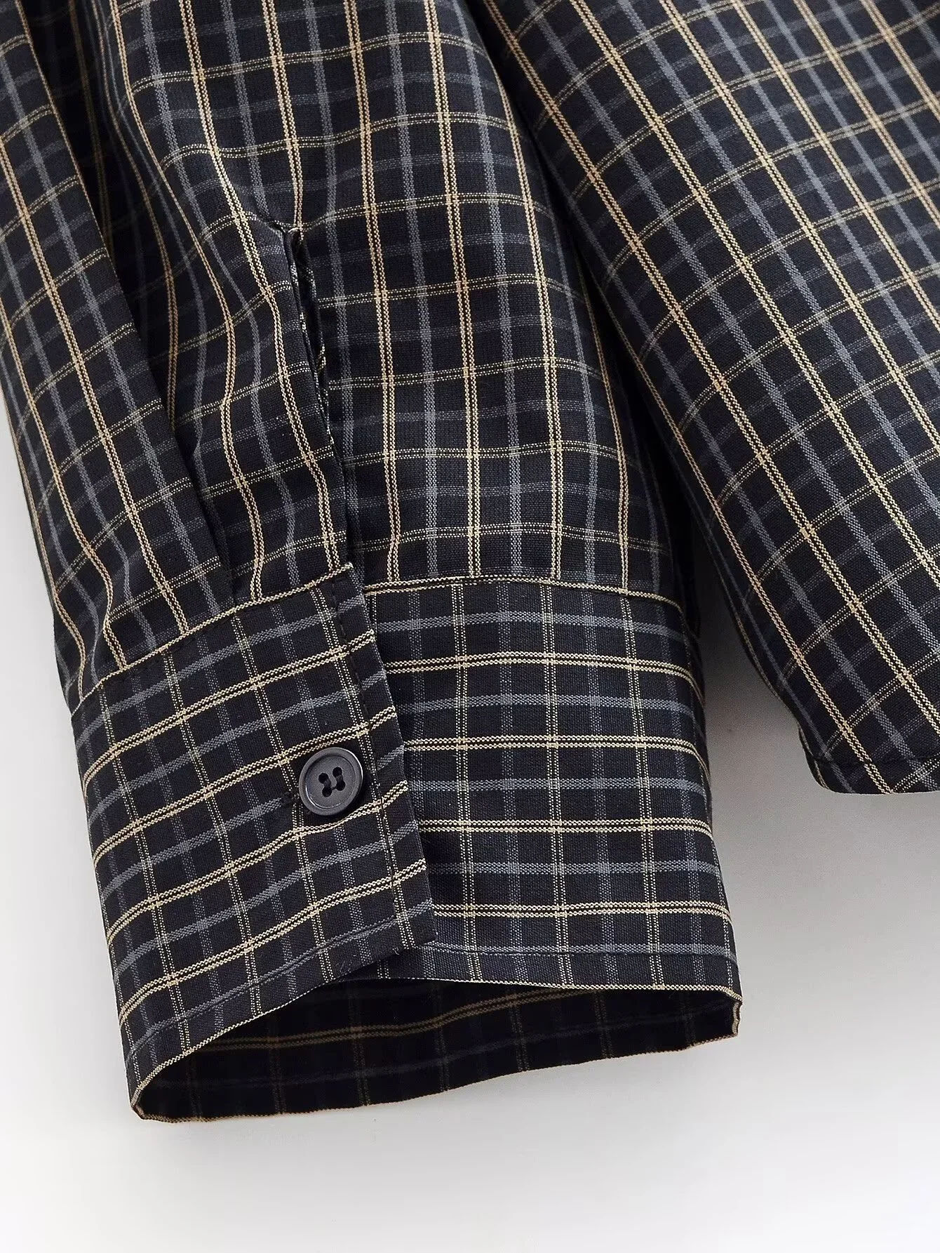 2025 Winter New Women's Casual Comfortable Fashionable Flap Collar Long Sleeve Button Cotton Yarn Scarf Style Plaid Shirt