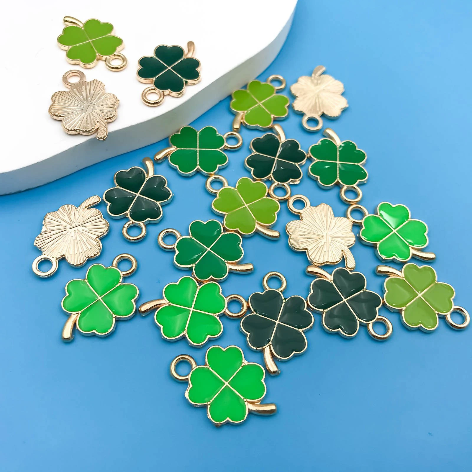 Randomly Mix 20pcs/Set Drip Oil Green Four-leaf Clover Shaped Charms Pendants for DIY Necklace Bracelet Earrings Jewelry Making