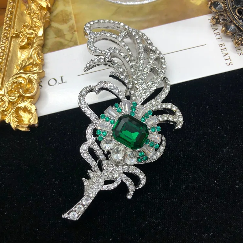 Vintage Medieval Jewelry Set for Women Diamond Studded Emerald Feather Brooch Lady's Statement Wedding Evening Dress Accessories