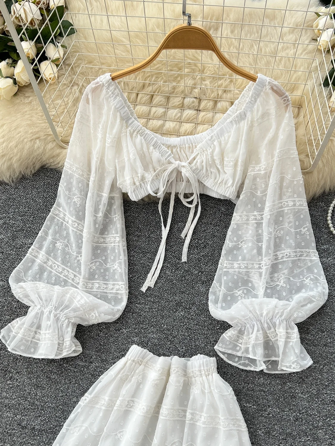 Hoch taillierter Chiffon-F-Rock mit Blumendruck und Bauchnabel-Belichtung, langes Sve-Überzug-Set für Damen für den Sommerurlaub